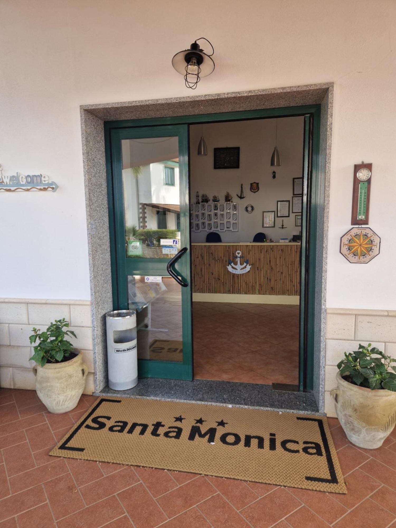 Santa Monica Residence Hotel Ricadi Luaran gambar